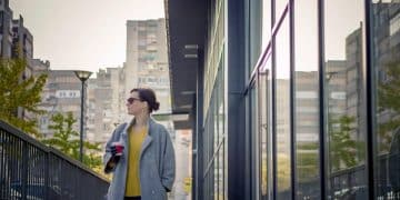 Boost Sales by 15% with Mobile AR/VR Commerce in the US - Cover Image
