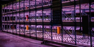 E-commerce Logistics ETFs: Diversify Your Fulfillment Investments - Cover Image
