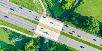 E-commerce Infrastructure Investment: A 5-Year US Growth Forecast - Cover Image